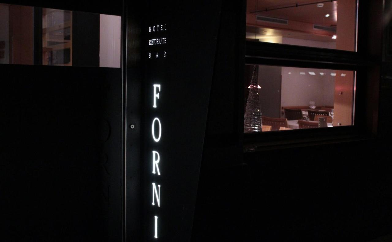 Hotel & Restaurant Forni アイロロ エクステリア 写真